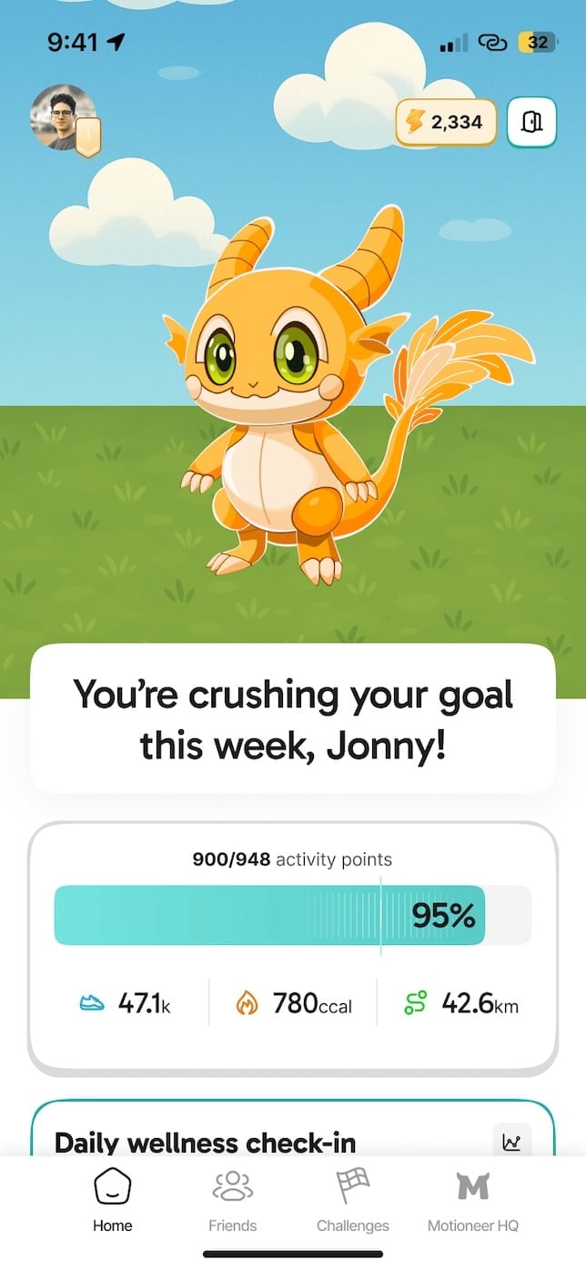 Ein Motion-App-Screenshot mit einem wöchentlichen Fitnessziel und einem Tamagotchi-ähnlichen Fitness-Haustier